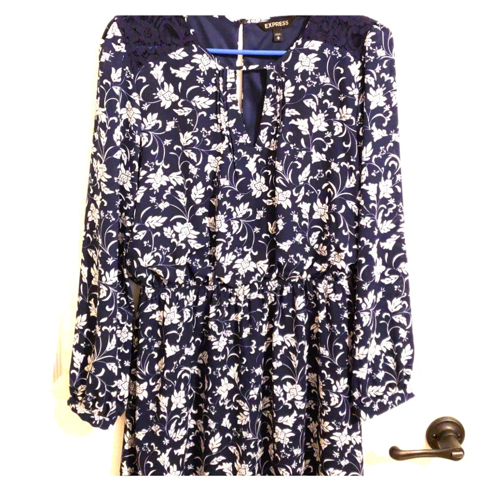 Express Dress Long sleeve short dress